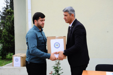 Azerbaijan Trade Unions Confederation distributes gifts