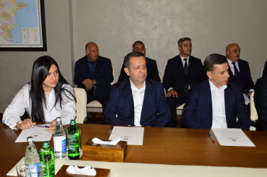 Şəhər İcra Hakimiyyətinin başçısı sahibkarlarla görüşüb