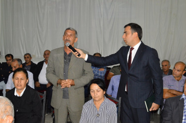 Naftalan Şəhər İcra Hakimiyyətinin başçısı kənd sakinləri ilə görüşüb