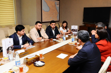 Özbəkistanlı qonaqlar Naftalanda olublar