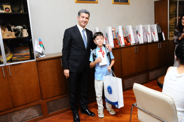 Yeni dərs ili ərəfəsində məktəbli şəhid və qazi övladları ilə görüş