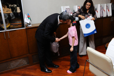 Yeni dərs ili ərəfəsində məktəbli şəhid və qazi övladları ilə görüş