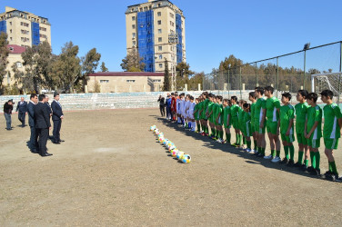 Naftalanda gənc idmançılara idman geyimləri, toplar hədiyyə edilib