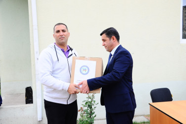 Azerbaijan Trade Unions Confederation distributes gifts