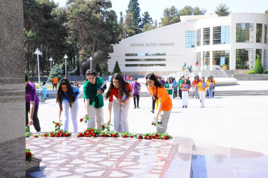 “Gənc Liderlər üçün Yay Universiteti” layihəsinə start verilib