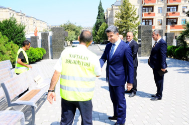 Şəhər ərazisində parklara yeni oturacaqlar quraşdırılıb