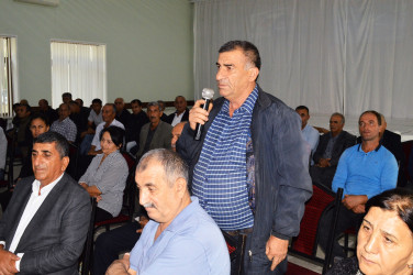 Naftalan Şəhər İcra Hakimiyyətinin başçısı kənd sakinləri ilə görüşüb