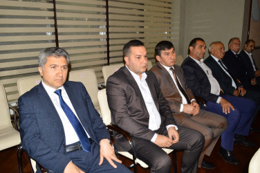 Şəhər İcra Hakimiyyətinin başçısı sahibkarlarla görüşüb