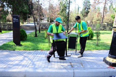 Şəhər ərazisində parklara yeni oturacaqlar quraşdırılıb