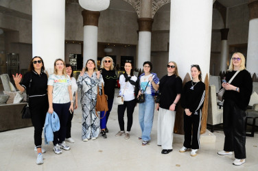 A survey was conducted with tourists in the spring season