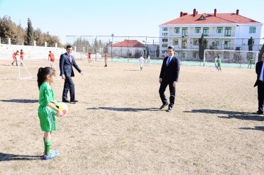 Naftalanda gənc idmançılara idman geyimləri, toplar hədiyyə edilib