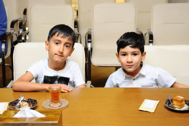 Yeni dərs ili ərəfəsində məktəbli şəhid və qazi övladları ilə görüş