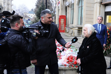 Mother Zeynab helped the victims in the center of Turkey