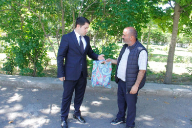 Qurban bayramı münasibəti ilə bayram sovqatı paylanılıb