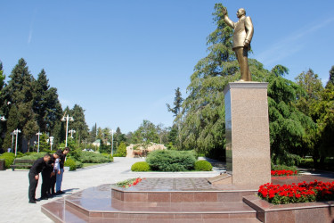 Naftalanda Ulu Öndərin xatirəsi ehtiramla anılır