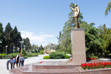 Организована экскурсия школьников в Центр Гейдара Алиева