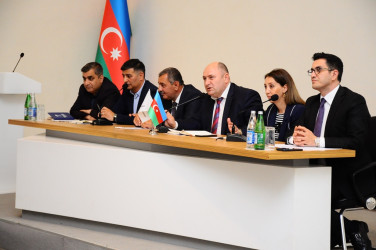 Şəhər ictimaiyyəti ilə görüş keçirilib