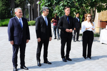 Yüksək bal toplayan məzunlarla görüş keçirilib