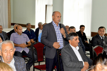 Naftalan Şəhər İcra Hakimiyyətinin başçısı kənd sakinləri ilə görüşüb