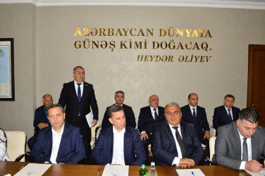 Şəhər İcra Hakimiyyətinin başçısı sahibkarlarla görüşüb