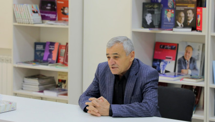 AAYDA-nın İdarə heyətinin sədri Naftalanda vətəndaşları qəbul edib