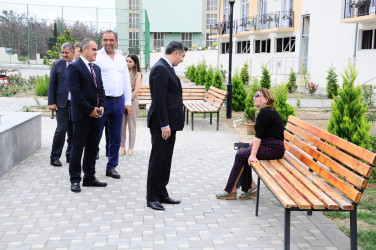 The head of Executive Power with tourists – in ”Sehrli Naftalan"