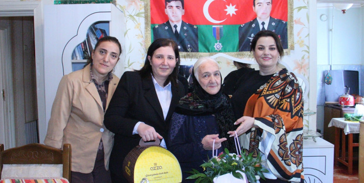 Şəhid ailələri 8 Mart münasibətilə ziyarət olunub