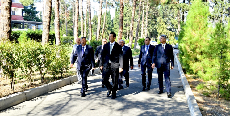 Şəhər İcra Hakimiyyətinin başçısı parklara baxış keçirib