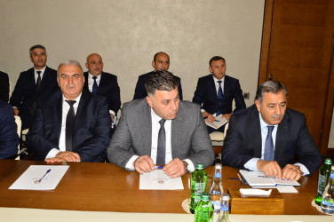 Şəhər İcra Hakimiyyətinin başçısı sahibkarlarla görüşüb