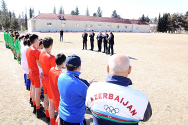 Naftalanda gənc idmançılara idman geyimləri, toplar hədiyyə edilib