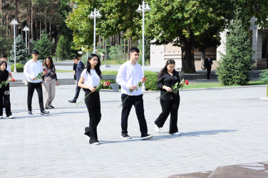 Yüksək bal toplayan məzunlarla görüş keçirilib