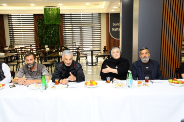 Yevlaxlı Şəhid ailələri Naftalanda istirahət edir