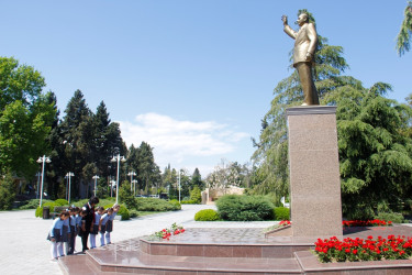 An excursion of schoolchildren was organized to the Heydar Aliyev Center