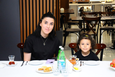 Yevlaxlı Şəhid ailələri Naftalanda istirahət edir