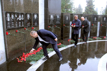 Xocalı soyqırımı qurbanlarının xatirəsi ehtiramla anıldı