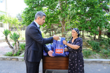 Qurban bayramı münasibəti ilə bayram sovqatı paylanılıb