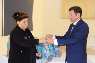 Qurban bayramı münasibəti ilə bayram sovqatı paylanılıb