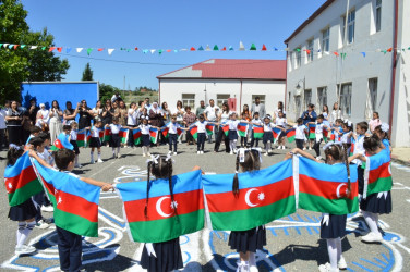 Naftalan şəhərinin məktəblərində son zəng çalınıb