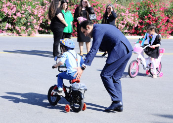 İcra başçısı və millət vəkili şəhid və qazi övladlarını təbrik edib