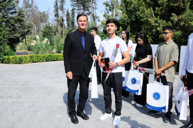 A meeting was held with graduates who scored high marks