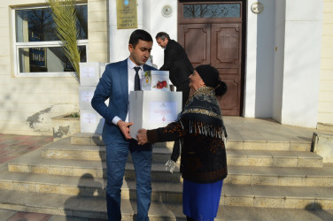 Gifts were distributed to families on the occasion of the holiday in Naftalan