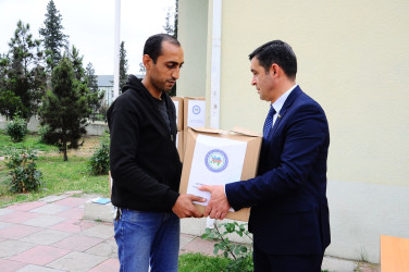 Azerbaijan Trade Unions Confederation distributes gifts