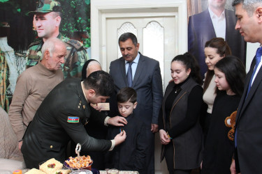 The families of martyrs were awarded Orders in Naftalan